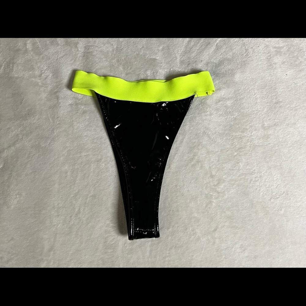 FESTIVAL ATTIRE. NEON AND BLACK BOTTOMS